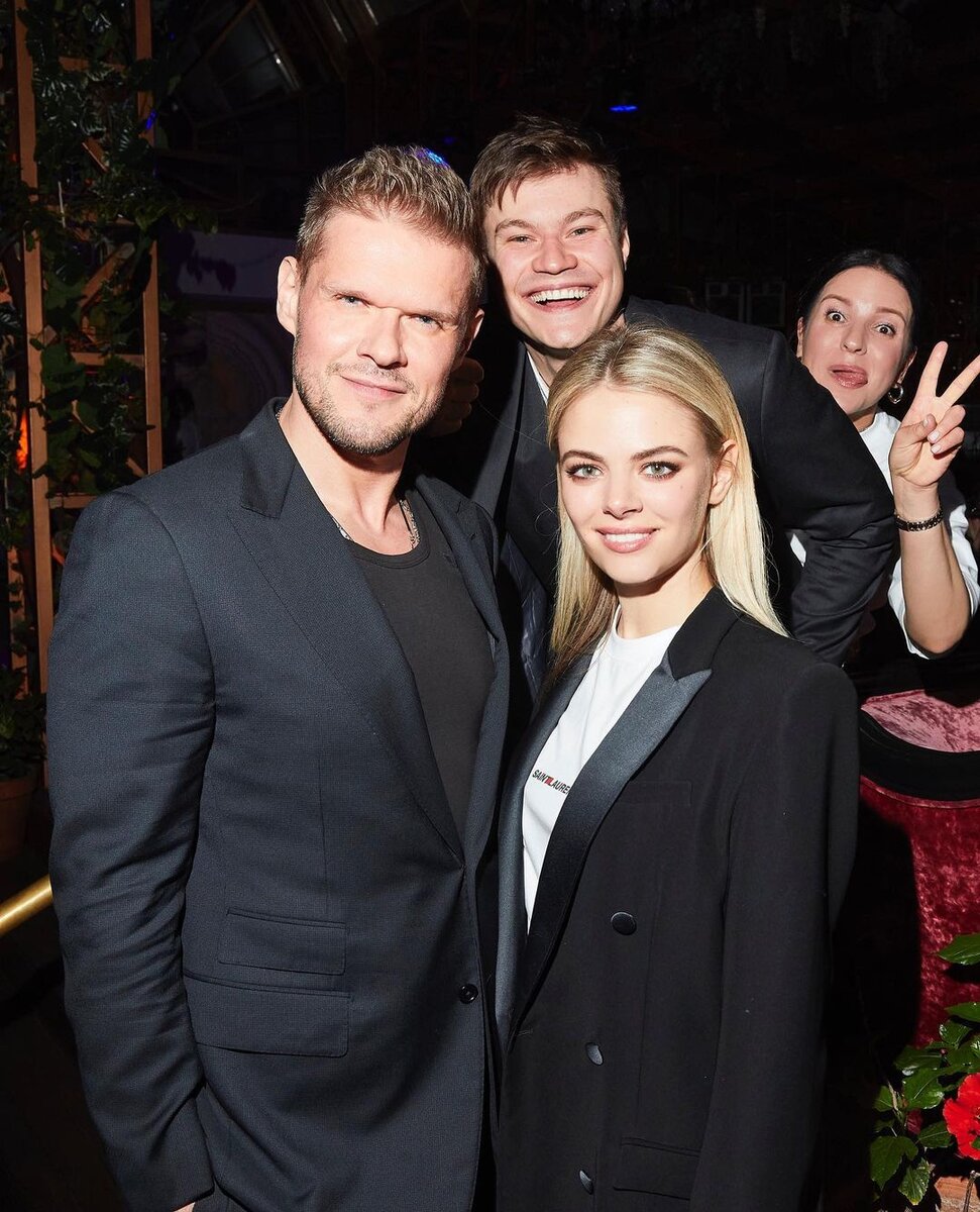    Маргарита Аброськина с Владимиром Яглычем и Олегом ГаасомФото из личного архива Маргариты Аброськиной