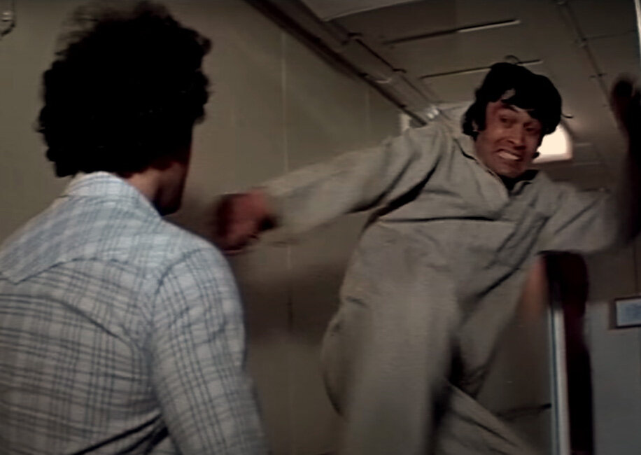 Кадр из фильма "Пираты ХХ века"