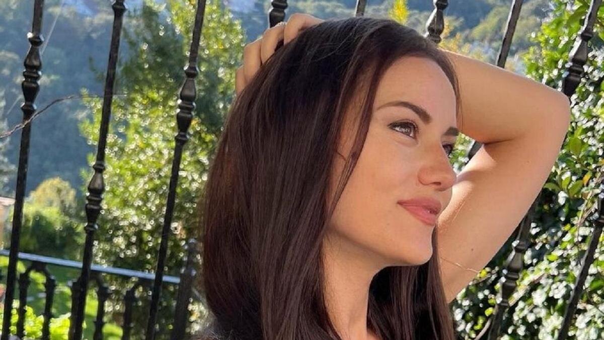    Фахрие Эвджен:instagram.com/evcenf