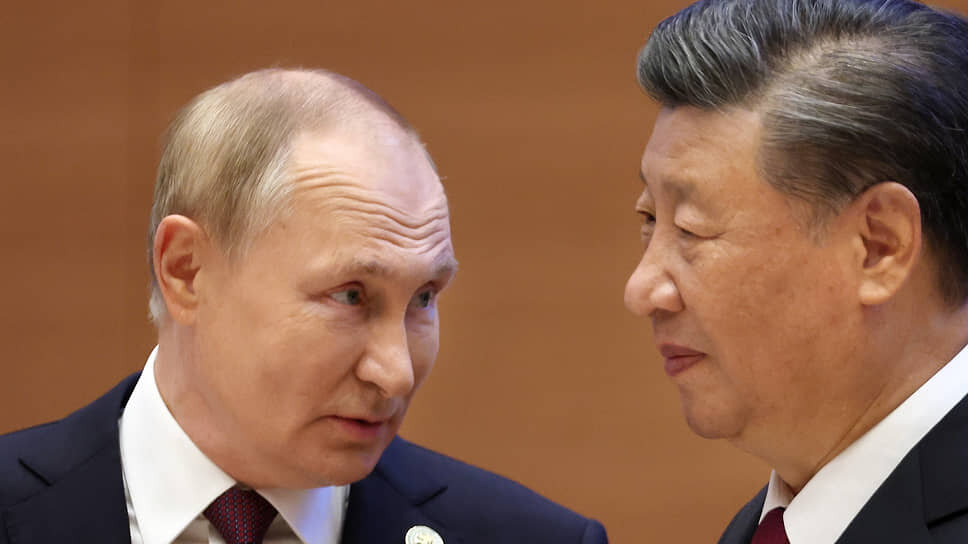 Фото: пресс-служба президента РФ📷Владимир Путин (слева) и Си Цзиньпин