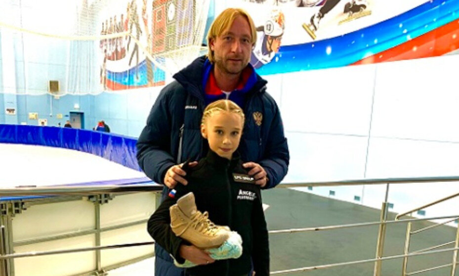    Вероника Жилина возобновила тренировку в академии Евгения Плющенко. Фото: Официальный сайт ФФКР