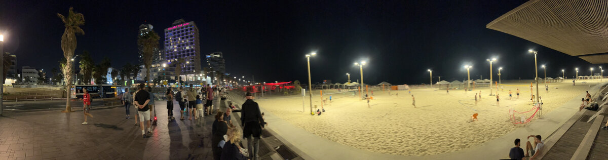 Так выглядит вечерняя набережная в Тель-Авиве. Фотография из личного архива.