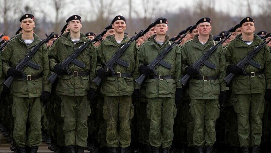     Срочников из Ростовской области не собираются отправлять на службу на Украину, об этом сообщил донской военный комиссар Игорь Егоров.