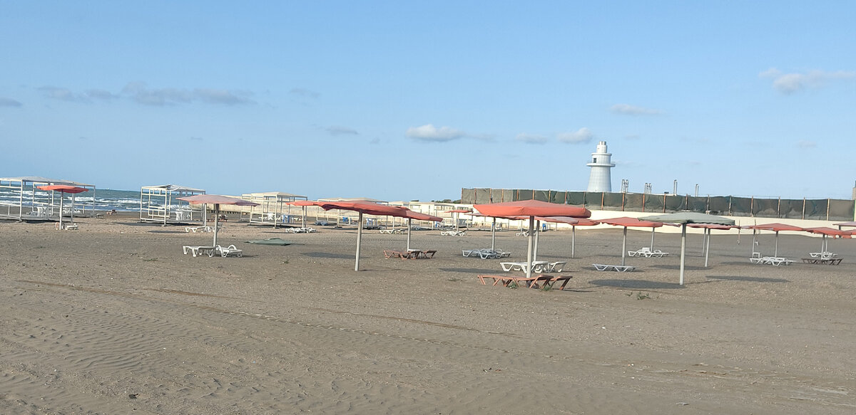 Пляж в Мардакянах утром