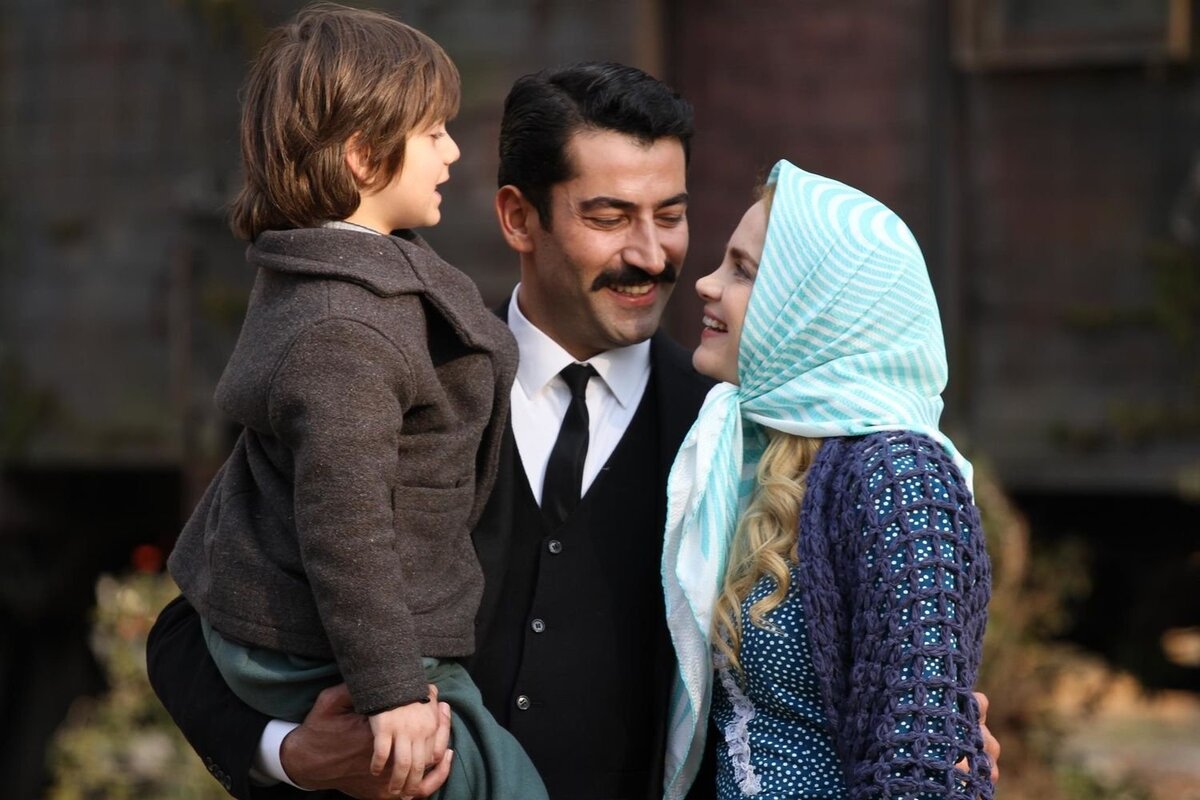      Главные герои фильма "Длинная история"