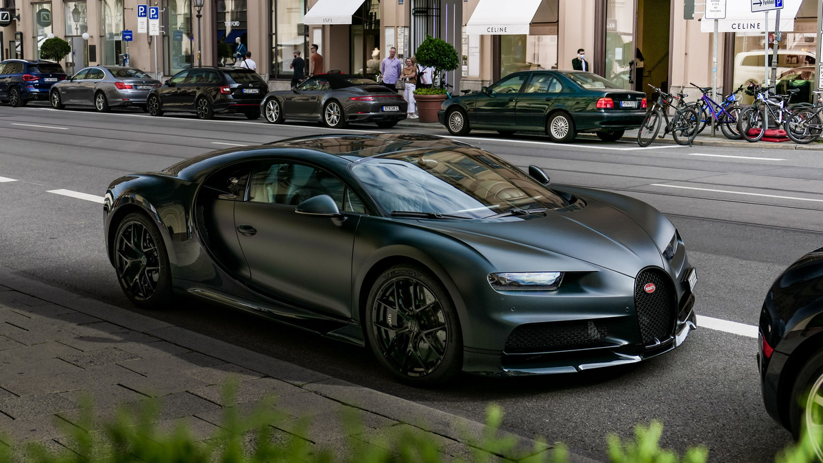 Автомобили Абрамовича. От двух Bugatti Chiron и до регистрационного знака  за 500 тысяч долларов. (Часть 2). | Track Tool | Дзен