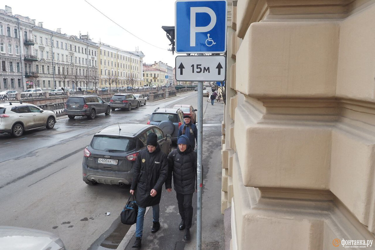 В Петроградском районе на 141 улице появятся знаки платной парковки.  Читайте на 