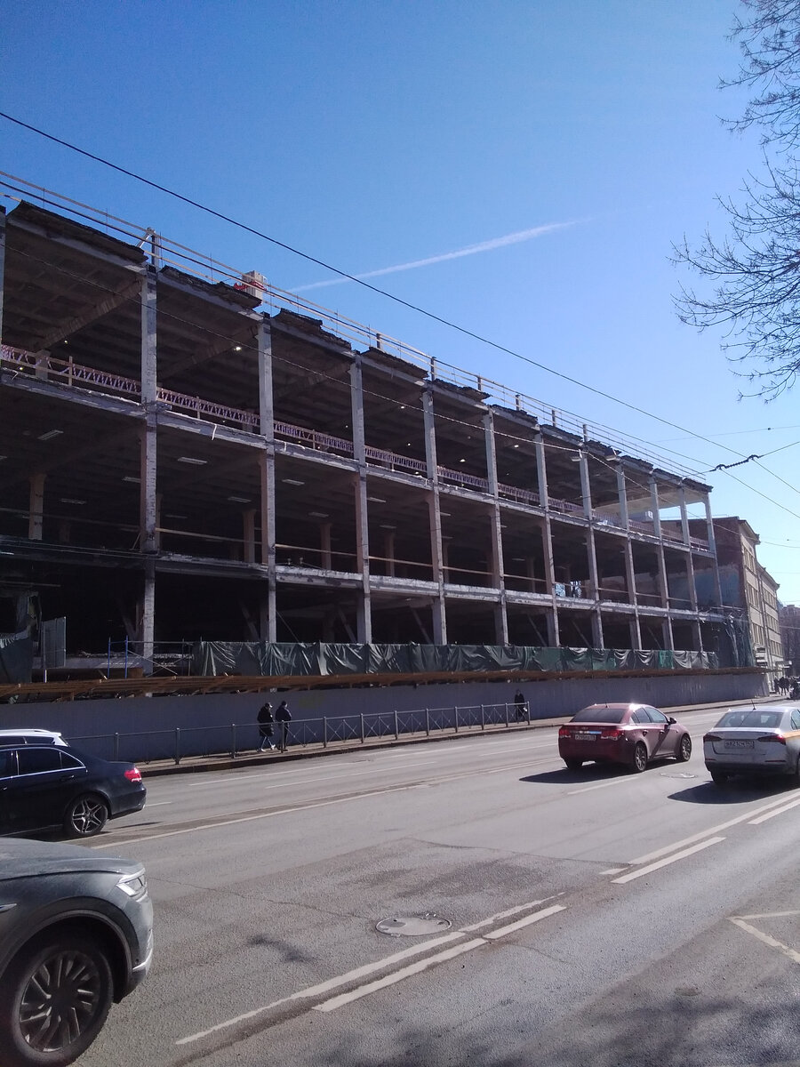 Так выглядело здание в марте 2022