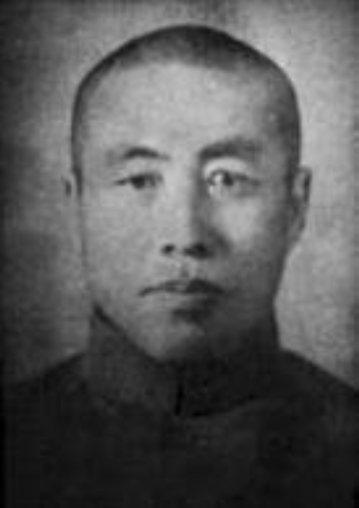 Ма Лян (马良 Mǎ Liáng, 1875-1947) был по национальности хуэй и с раннего детства занимался борьбой у знаменитого Пин Цзинъи в Баодине в течении десяти лет.
