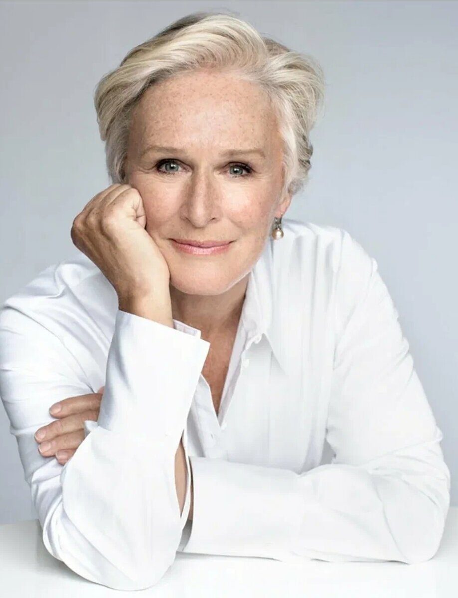 Присмотритесь к чертам лица. Здесь в основном только прямые и острые линии (Гленн Клоуз).