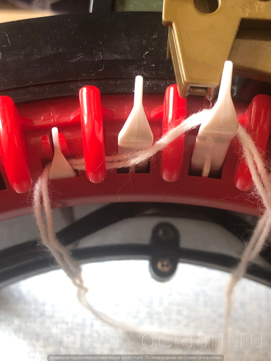 Начало вязания на машинке Addi-Express Kingsize. Формирование первого ряда