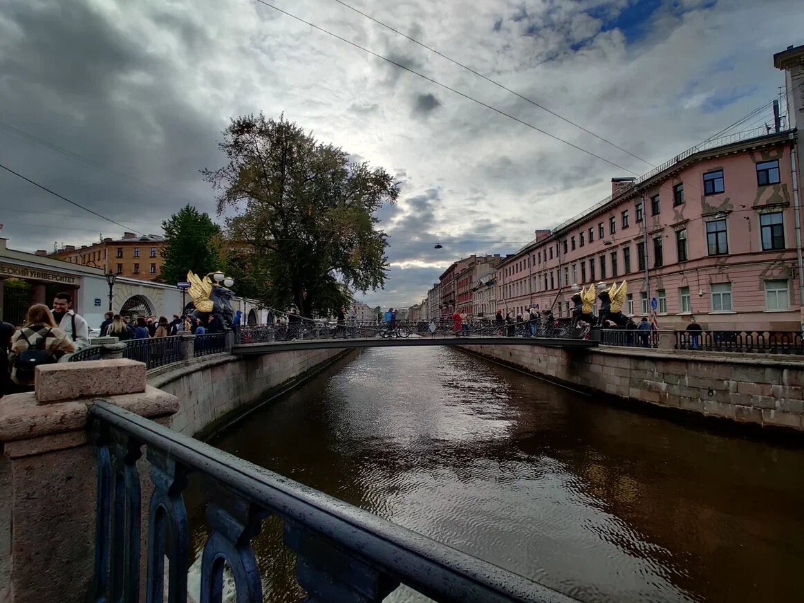 Мой любимый Банковский мостик на канале Грибоедова в Санкт-Петербурге. Фото Светы Давыдовой