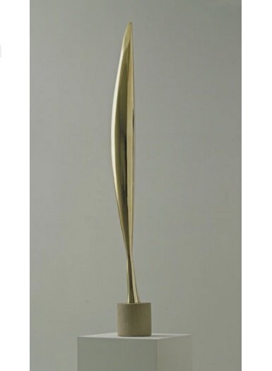 Бранкузи. Птица в пространстве. 1928. Бронза.