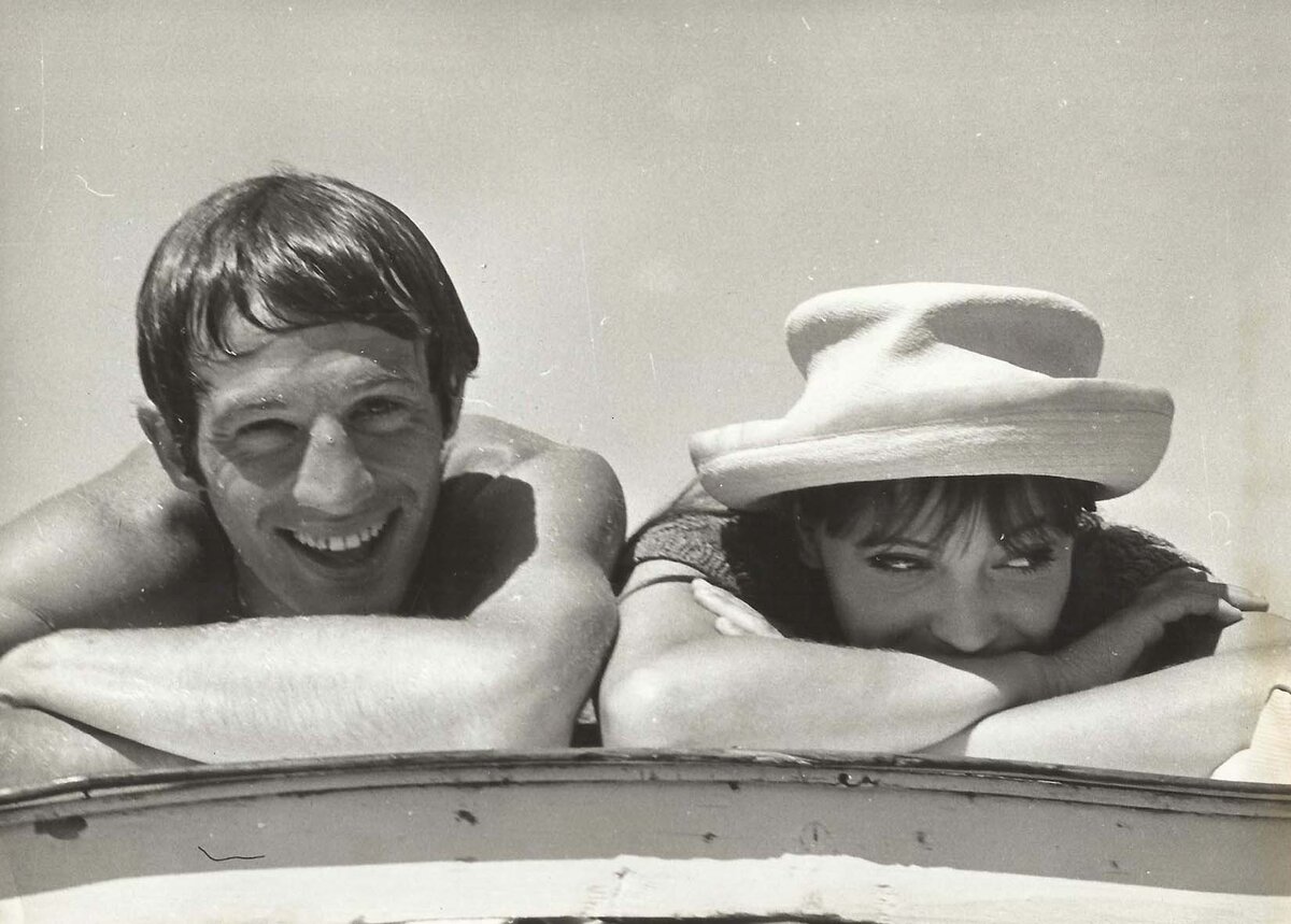 Неделю назад я писал статью про Жана-Поля Бельмондо, посвящённую его Дню рождения, немного описал его биографию, спортивные успехи, и конечно, рассказал о фильмах, в которых он снимался.-4