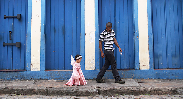 Гигантский омлет, охота на пасхальные яйца и разбивание кувшинов