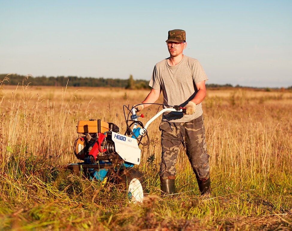 Работа с мотоблоком.  Из открытых источников.