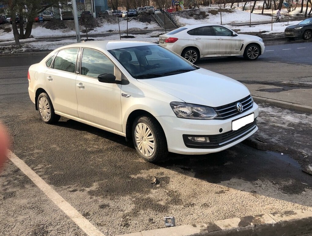 Один знакомый купил Volkswagen Polo, другой Renault Logan прошло 4 года,  пробеги перевалили за 200 тыс.км. История ремонтов. | ProAvto | Дзен