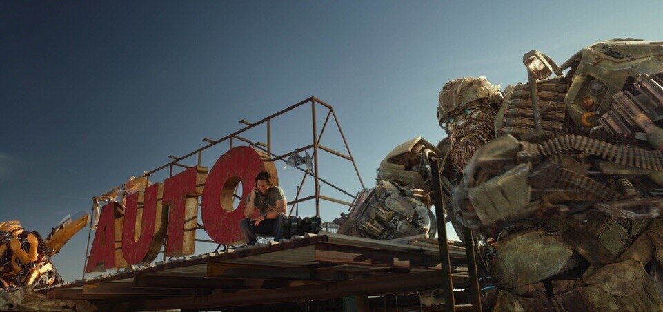 shot from "Transfromers: The Last Knight"/2017/Michael Bay/kinopoisk.ru