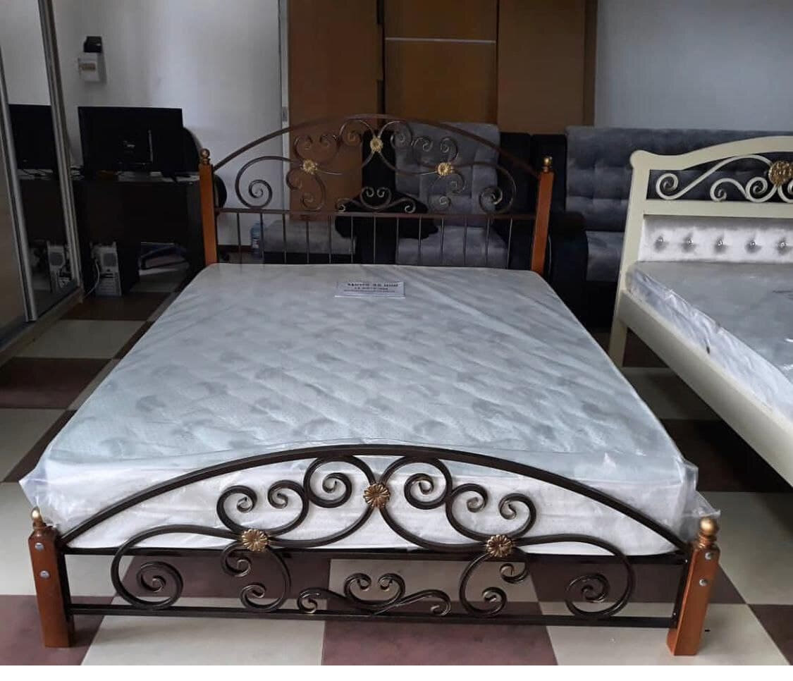 Двуспальная кровать производства компании "Хоум"