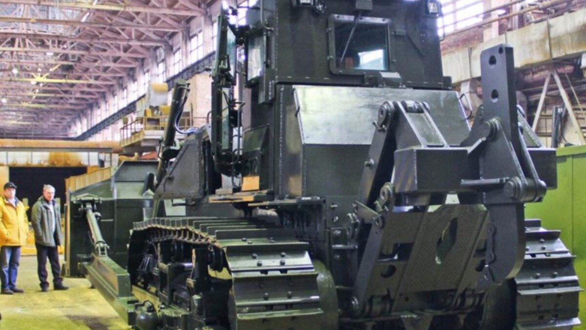 Фото: ferra.ru Военный бронированный трактор Б12С производства Челябинского тракторного завода