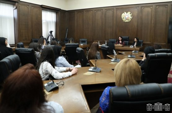 Фото с сайта parlament.md