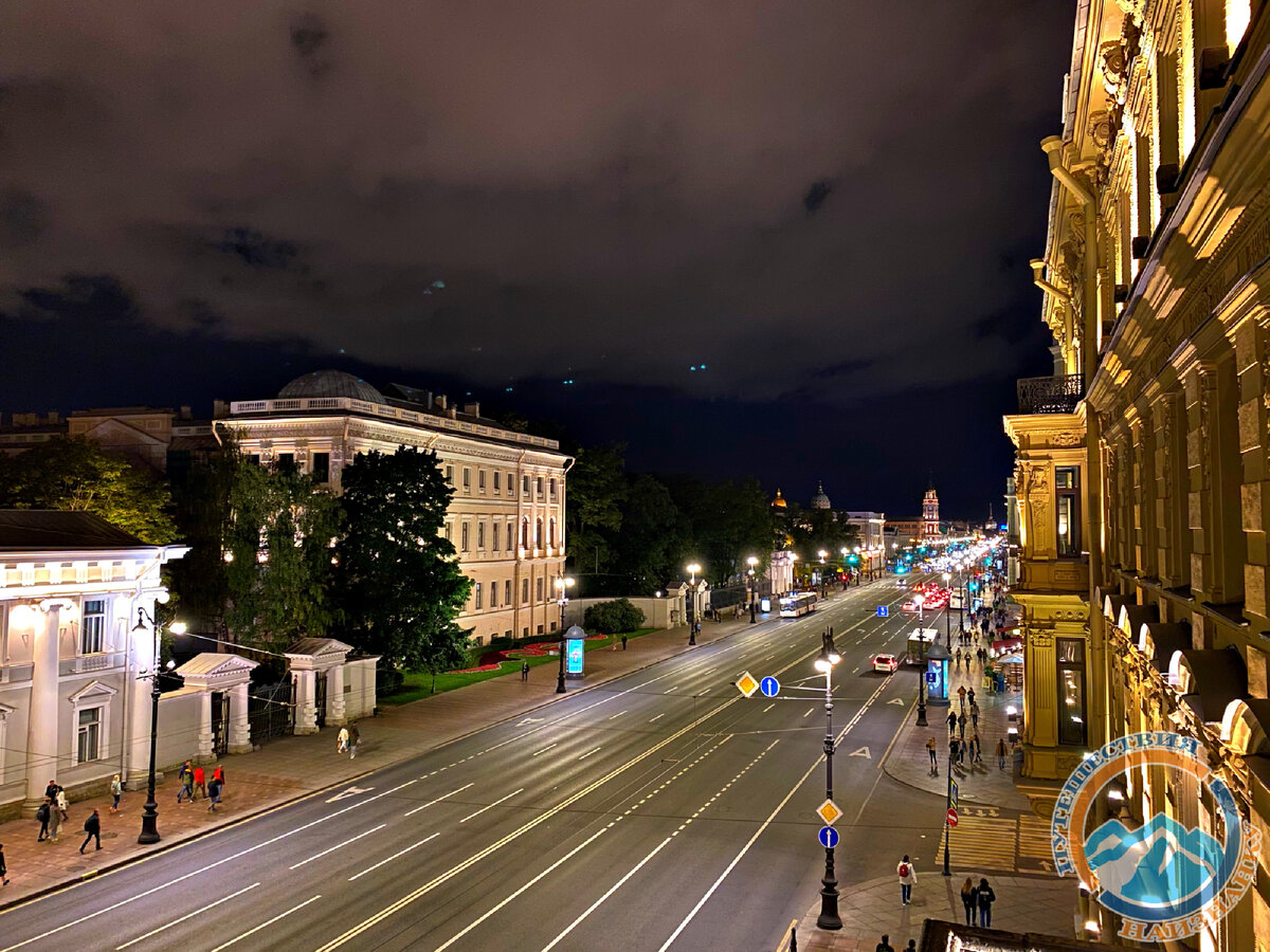 Невский проспект ночью (фото автора)