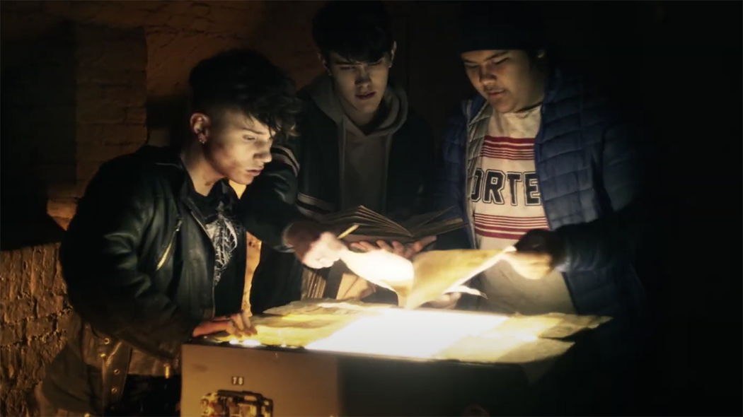 Кадр из фильма "Тьма: Монстры за поворотом"