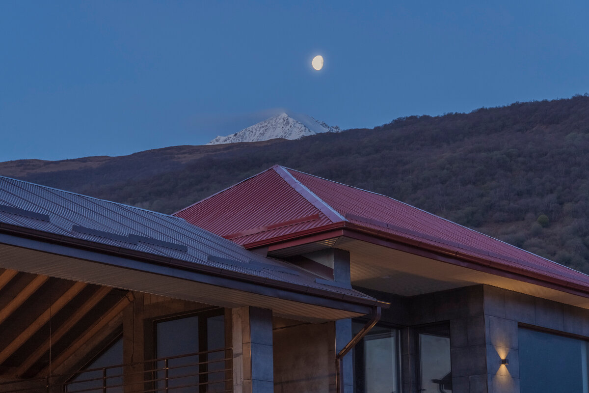 Вид из нашего дома на рассвете. Фиагдон. Фото автора