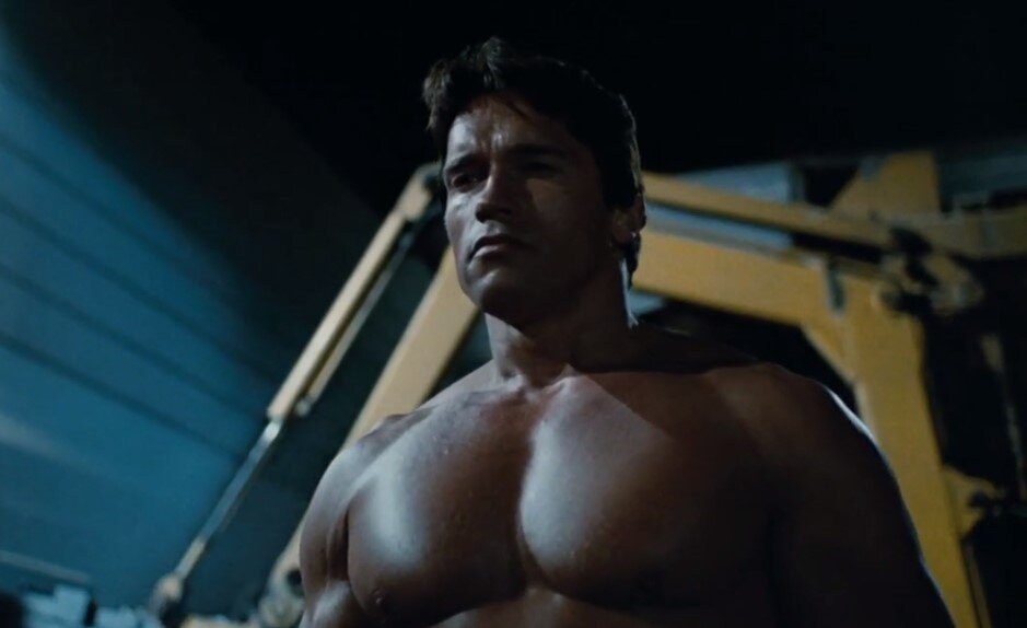 Терминатор прибывает из будущего в 1984 год