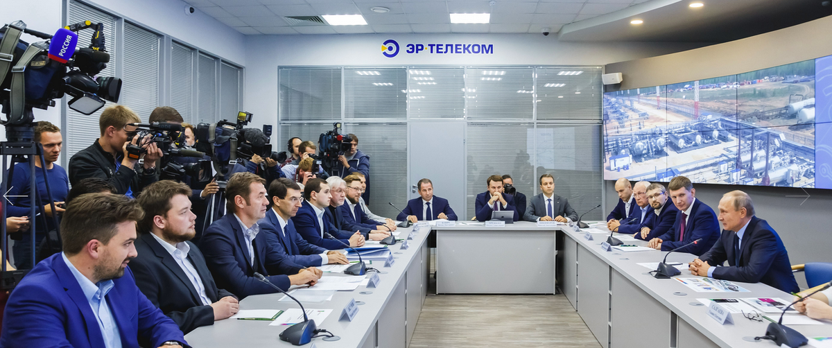 Посещение "ЭР-Телекома" президентом. Фото с официального сайта компании.