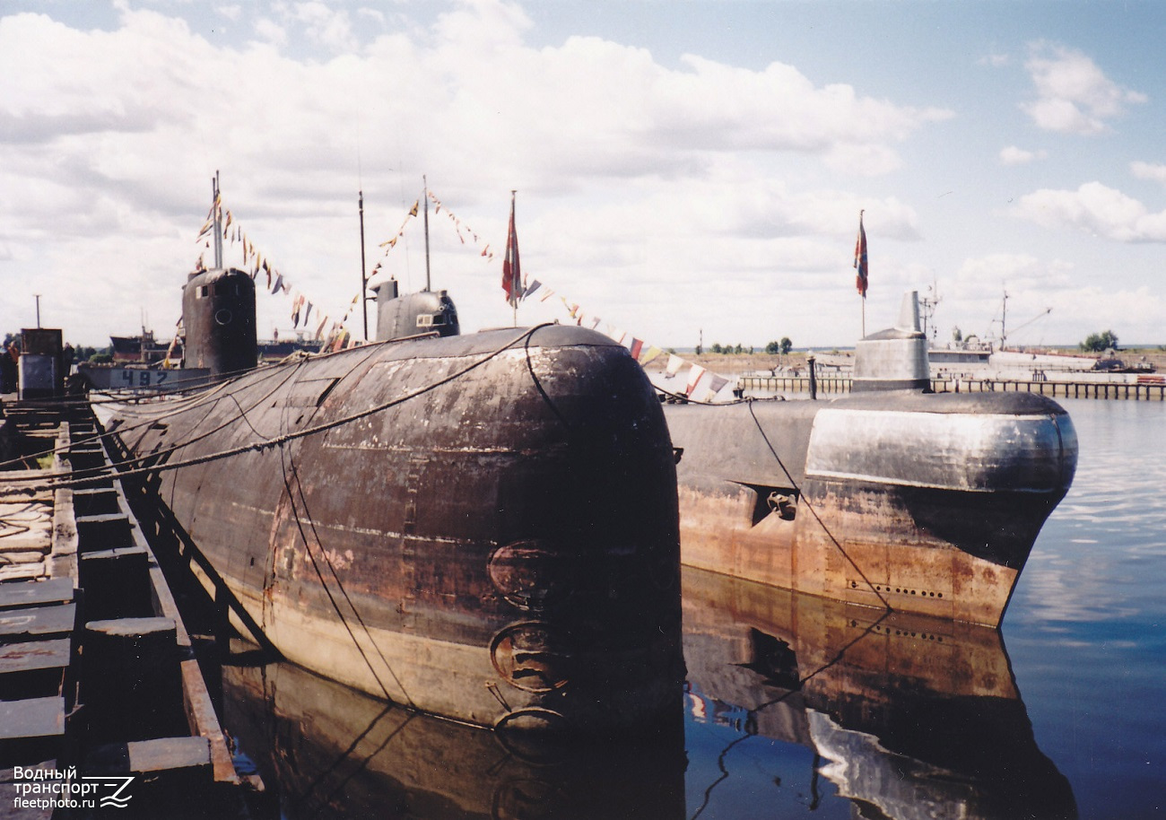 Как 2000 тонная подлодка высотой с пятиэтажку оказалась в Тольятти?0