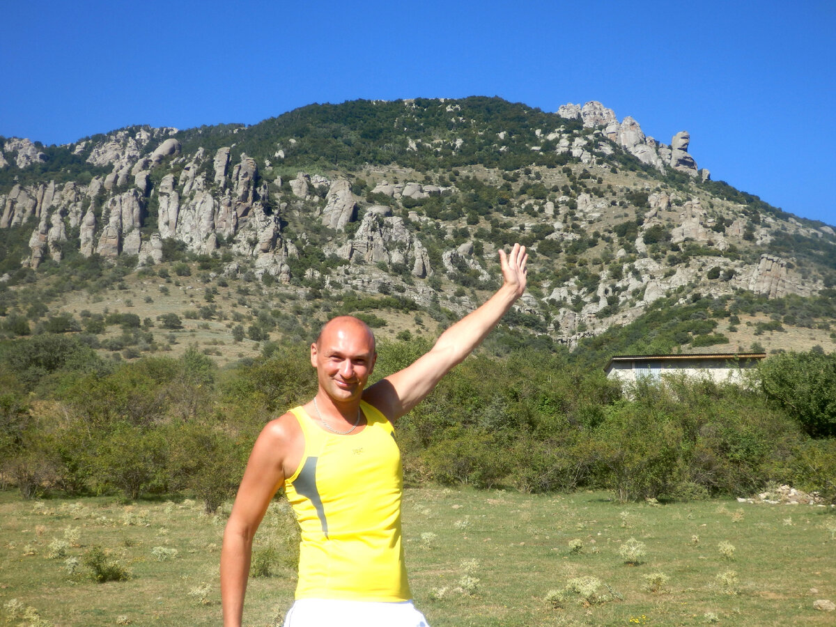 Крым, 2018 год. Долина привидений с камнями причудливой формы