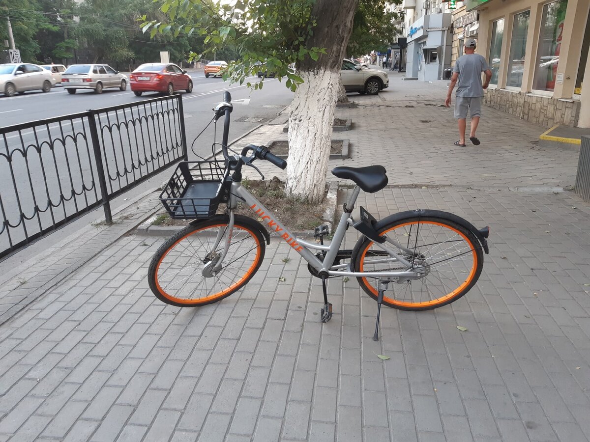 Шеринговый велосипед Lucky Bike. Ростов, проспект Буденновский