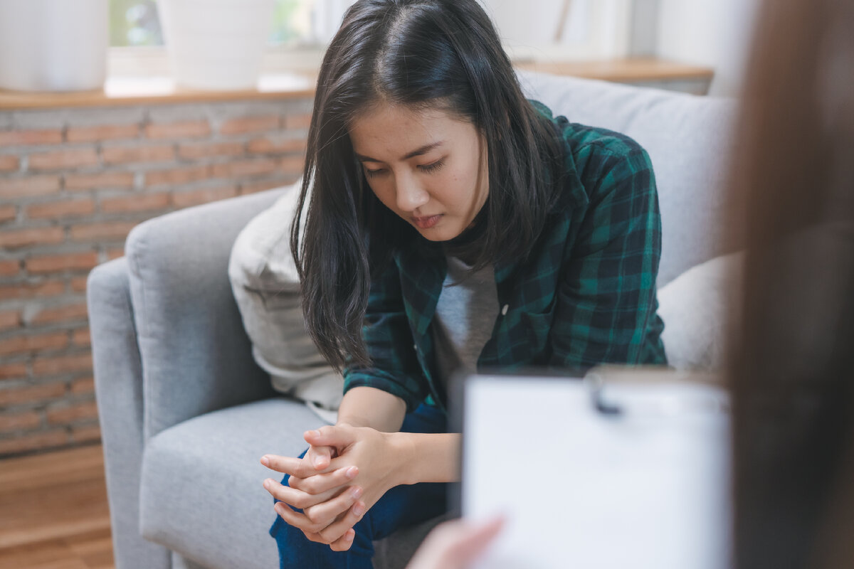 Если обсессия мешает каждодневной рутине, то можете обратиться для начала к ресурсам YouTube, в крайнем случае - психологу.