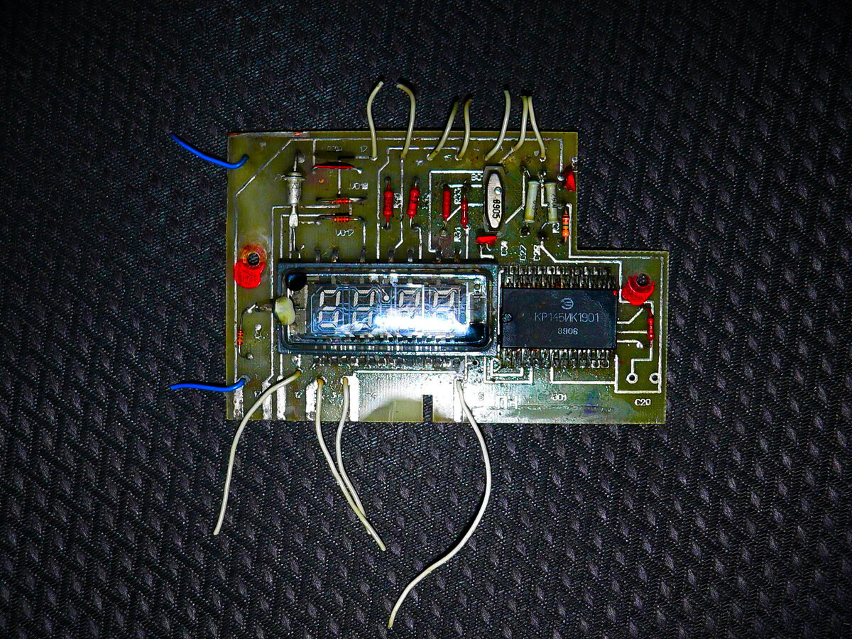 Микроконтроллер советских часов - БИС К145ИК1901 - Как работает ...