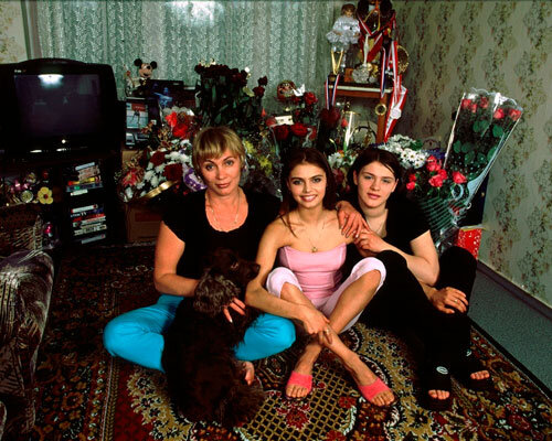 Любовь Кабаева с дочками Алиной и Лейсан. Фото: eg.ru