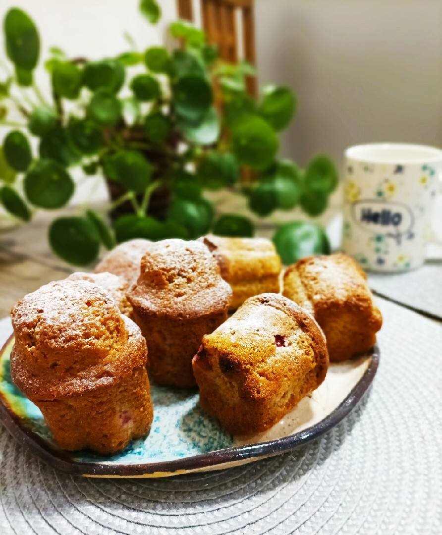 Нежнейшие кексы с ягодами 🍒 | Овкусе.ру - Ежедневная готовка в радость!  Пошаговые рецепты с фото | Дзен