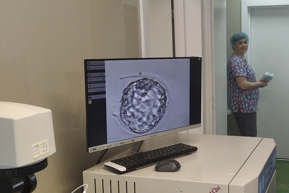     Врачи проводят все этапы: от консультации до лечения Илья ФЕДУЛОВ