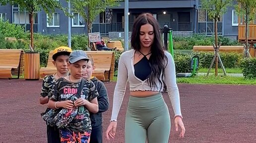 Полина Руденок Люблю ананасы 