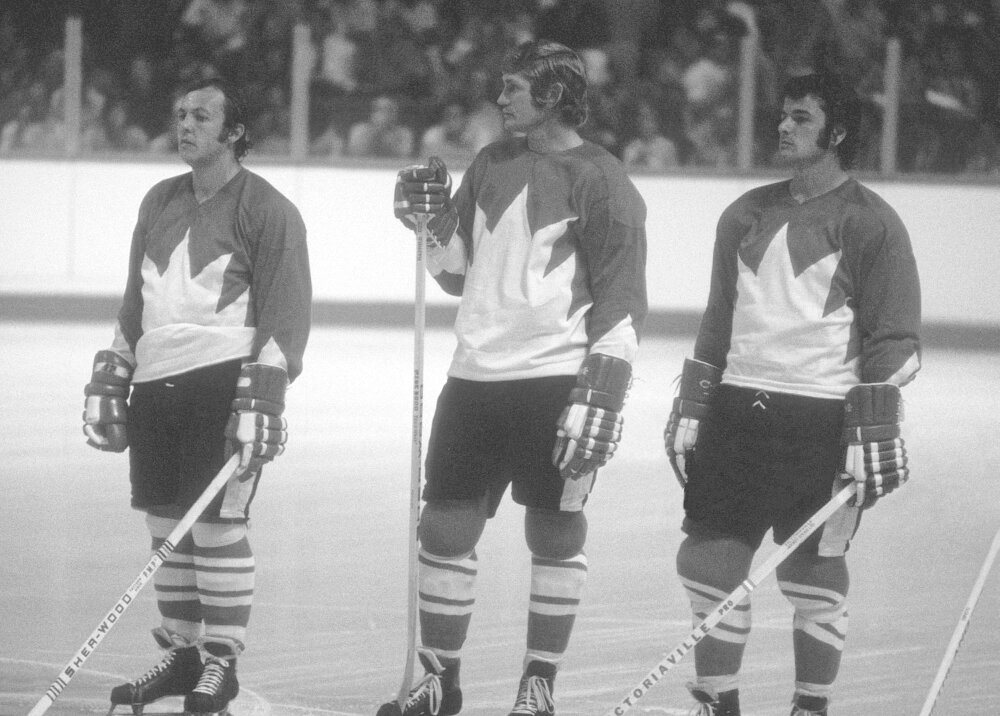  Summit series 1972. Монреаль. 2 сентября. Перед первым матчем серии: Иван Курнуайе, Вик Хэдфилд и Род Жильбер