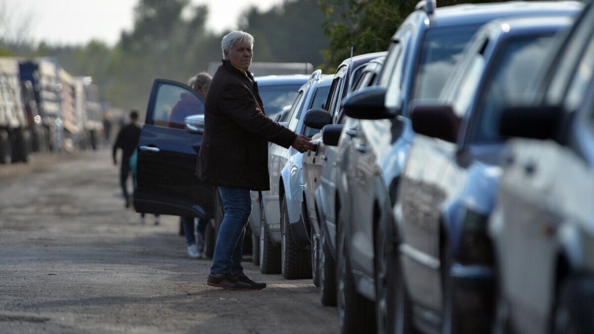    Эвакуация населения из Харьковской области© РИА Новости / Виктор Антонюк