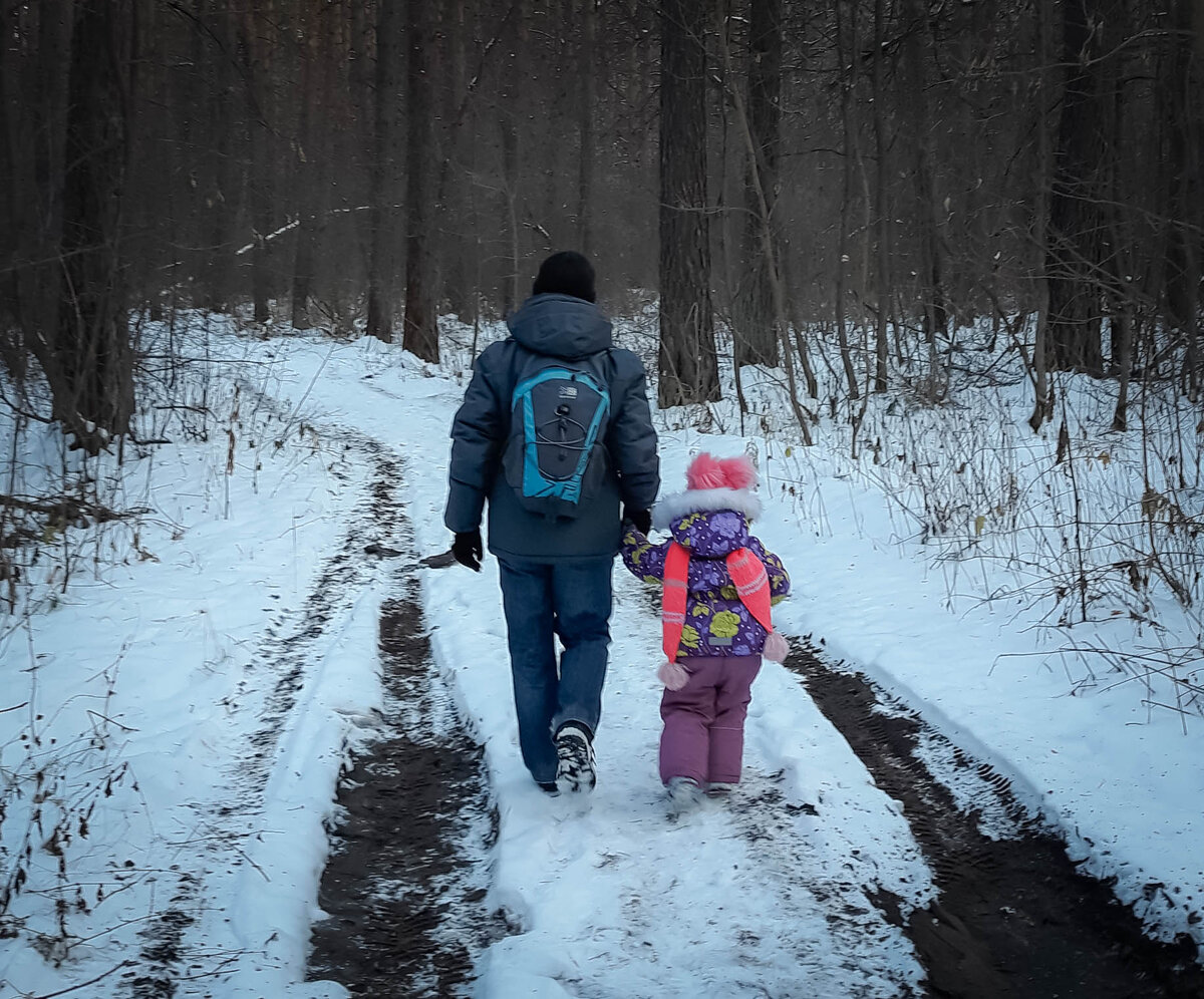 Чтобы добраться на Соколиную гору, нужно проехать поселок Каштак, а дальше - топать по лесной тропинке до реки Миасс