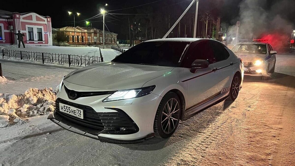     45-летний мужчина на «камри» с красивыми номерами очень любит тонировку. Настолько, что готов регулярно тратить деньги на штрафы. Ему приходилось это делать уже 14 раз.