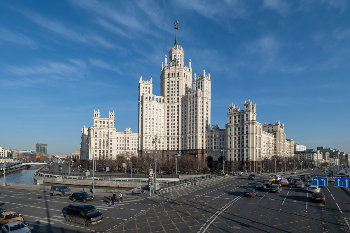 Городские легенды о сталинских высотках | Московские Новости | Дзен