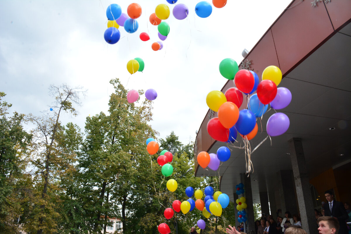 фото первоклассников. урок в школе. директор школы 41 тюмень.