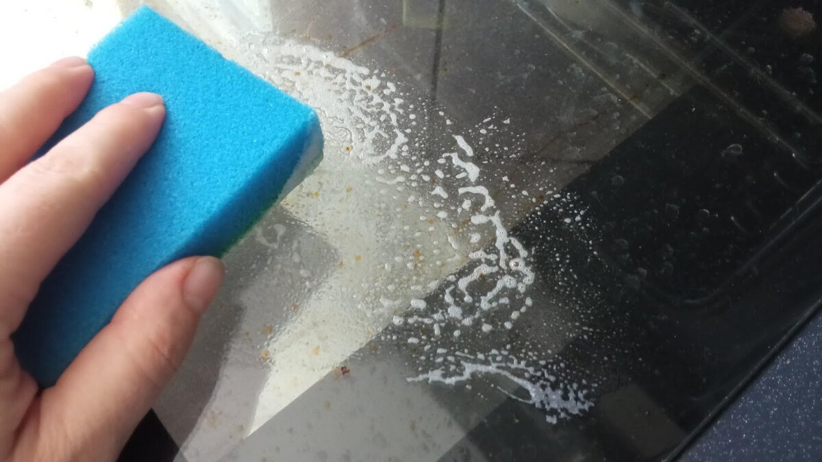 Чем отмыть скотч с окна
