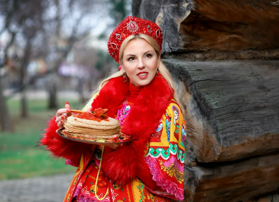 Девочка с блинами