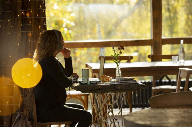 хотелось побыстрей сбежать