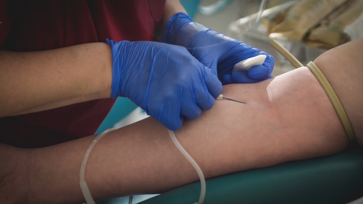     В Санкт-Петербурге пострадавших от еды «Грин Бокса», доставленной «Самокатом», стало намного больше. По обновлённым данным управления Роспотребнадзора по Петербургу, заболевших уже 171 человек. В числе пострадавших два ребенка.