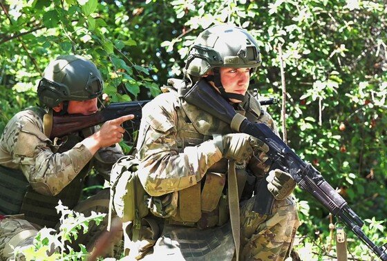    Военнослужащие ВС РФ